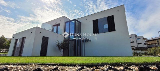 Eladó családi ház, Törökbálinton 398 M Ft, 5 szobás