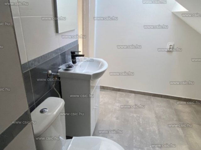 Eladó téglalakás, Szentendrén 105 M Ft, 3 szobás
