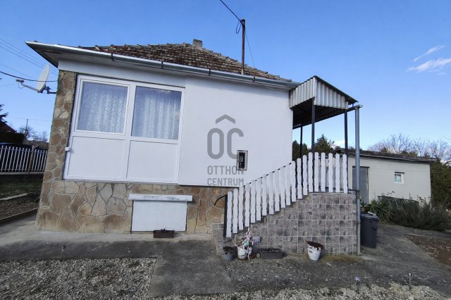 Eladó nyaraló, Zalakaroson 26.3 M Ft, 3 szobás