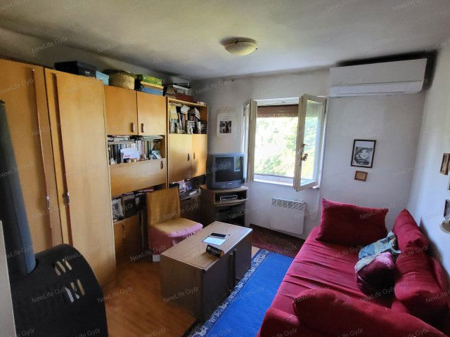 Eladó családi ház, Győrött 28.99 M Ft, 2 szobás