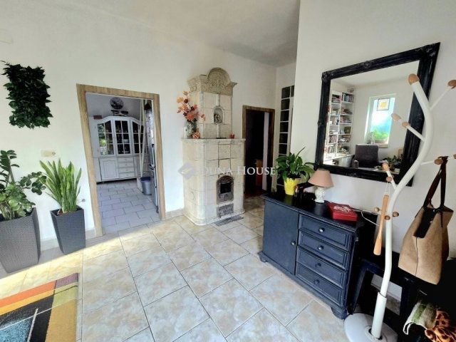 Eladó ikerház, Pécsett 98.5 M Ft, 5 szobás