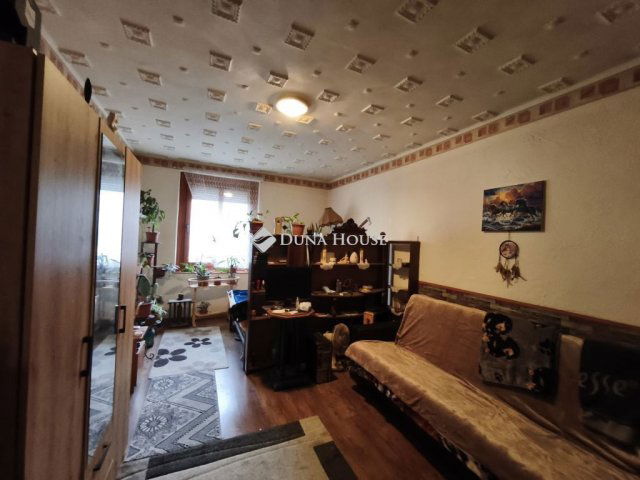 Eladó téglalakás, Budapesten, X. kerületben, Román utcában