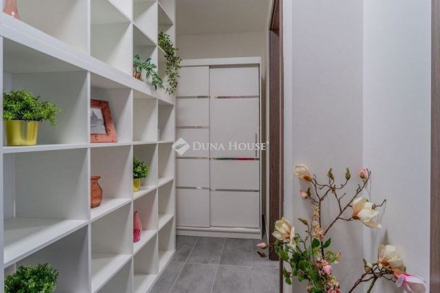 Eladó téglalakás, Budapesten, XIII. kerületben 68.9 M Ft