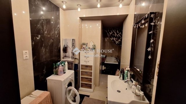 Eladó téglalakás, Budapesten, I. kerületben 114.9 M Ft, 2 szobás