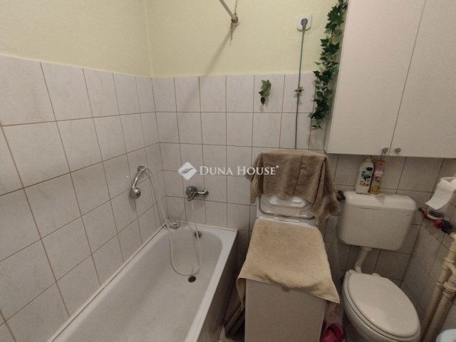 Eladó téglalakás, Tatabányán 34.99 M Ft, 1+1 szobás