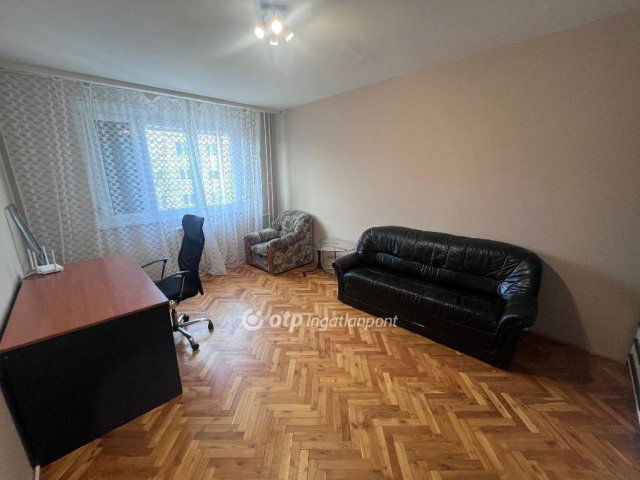 Eladó panellakás, Szegeden 45.5 M Ft, 2 szobás