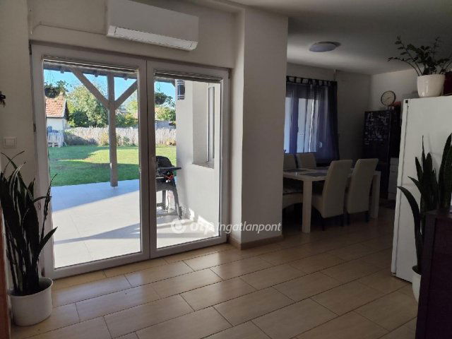 Eladó sorház, Hajdúnánáson 63.5 M Ft, 2 szobás