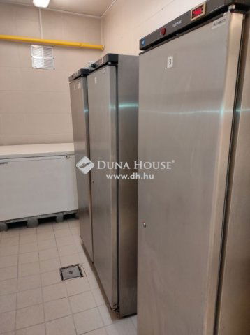 Eladó ipari ingatlan, Fonyódon 200 M Ft / költözzbe.hu