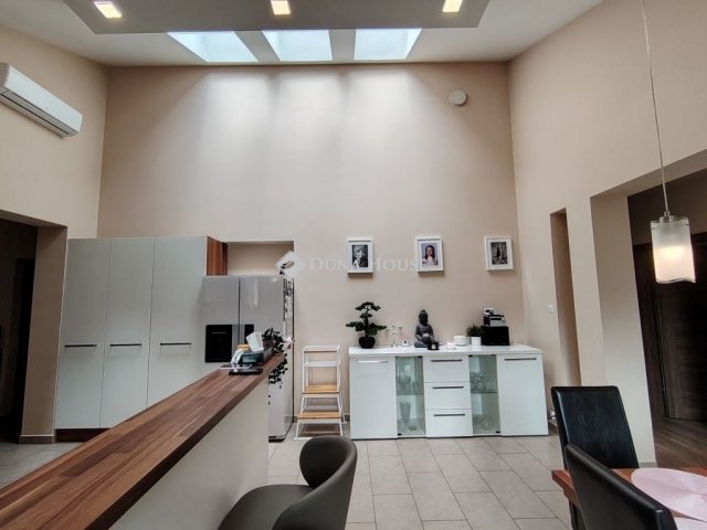 Eladó családi ház, Gárdonyban 229.9 M Ft, 4 szobás