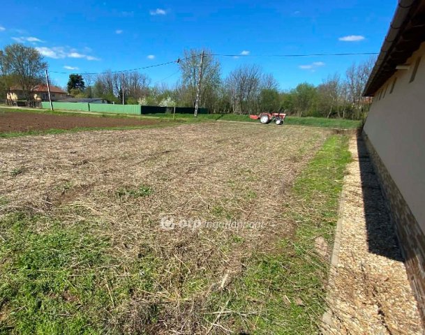 Eladó telek, Tiszafüreden 8 M Ft / költözzbe.hu