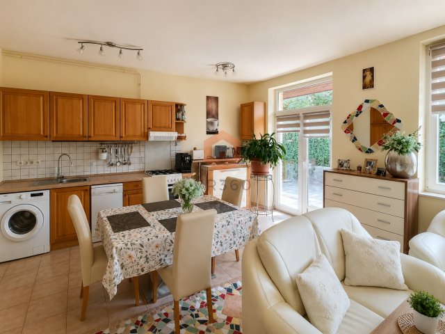 Kiadó téglalakás, albérlet, Pécsett 180 E Ft / hó, 2 szobás