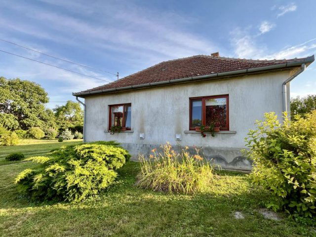 Eladó családi ház, Tápiógyörgyén 39.5 M Ft, 2 szobás