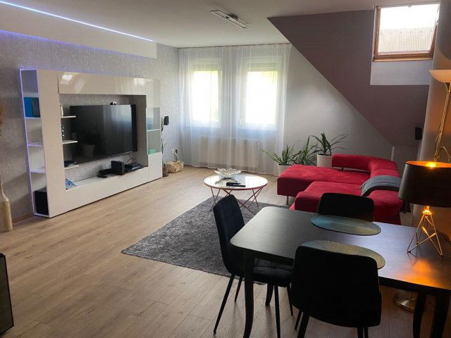 Eladó téglalakás, Szegeden 74 M Ft, 3 szobás