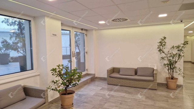 Kiadó üzlethelyiség, Debrecenben 200 E Ft / hó