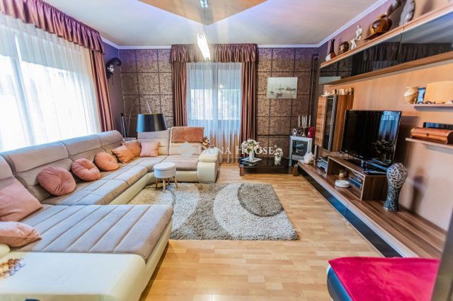 Eladó családi ház, Jászberényben 148.5 M Ft, 4 szobás