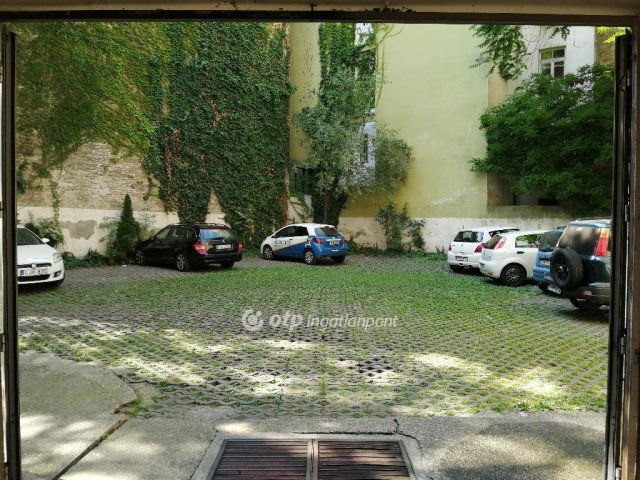 Eladó hotel, Budapesten, VIII. kerületben 2628.9 M Ft