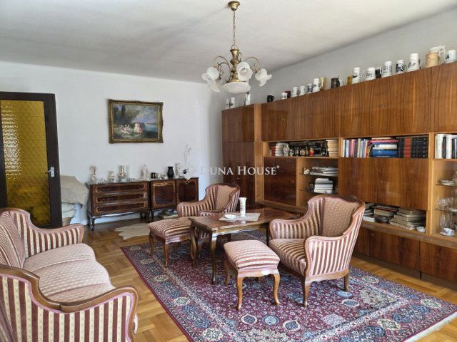 Eladó téglalakás, Pécsett 89 M Ft, 4 szobás