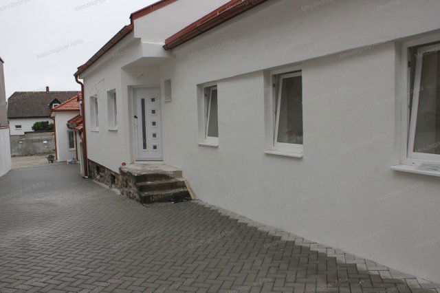 Eladó téglalakás, Sopronban 35 M Ft, 1 szobás