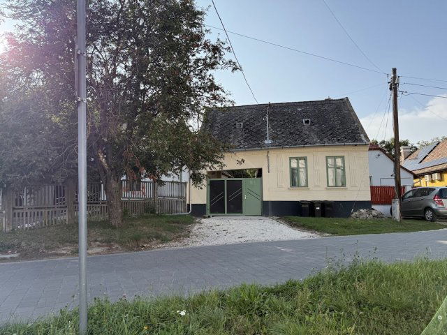 Eladó családi ház, Zsámbékon 67.5 M Ft, 2 szobás