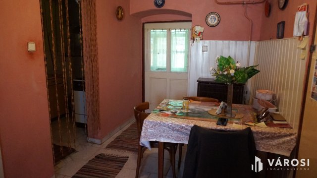 Eladó családi ház, Hódmezővásárhelyen 41 M Ft, 3 szobás