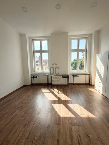 Eladó téglalakás, Budapesten, V. kerületben 169.9 M Ft, 6 szobás