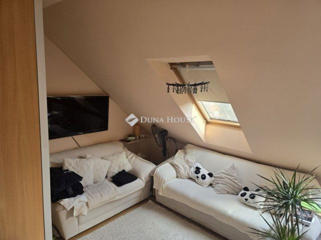 Eladó téglalakás, Szegeden 61.99 M Ft, 3 szobás