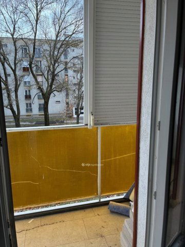 Eladó panellakás, Pécsett 63.9 M Ft, 2 szobás