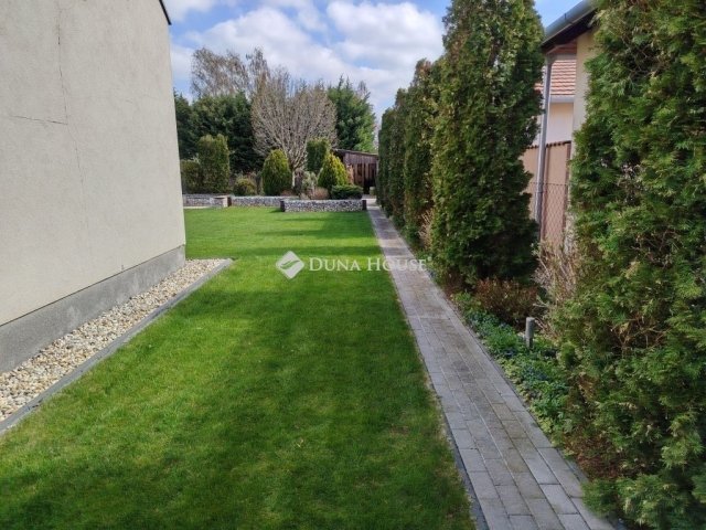Eladó családi ház, Gárdonyban 229.9 M Ft, 4 szobás