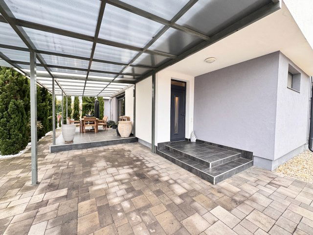 Eladó ikerház, Győrött 124.9 M Ft, 4 szobás