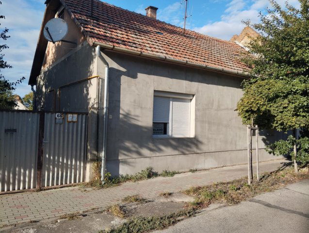 Eladó családi ház, Makón 38 M Ft, 3 szobás