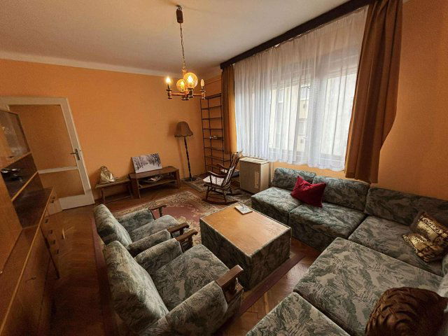 Eladó téglalakás, Siófokon 59.999 M Ft, 3+2 szobás