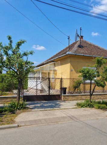 Eladó családi ház, Erdőkertesen 97.99 M Ft, 3 szobás