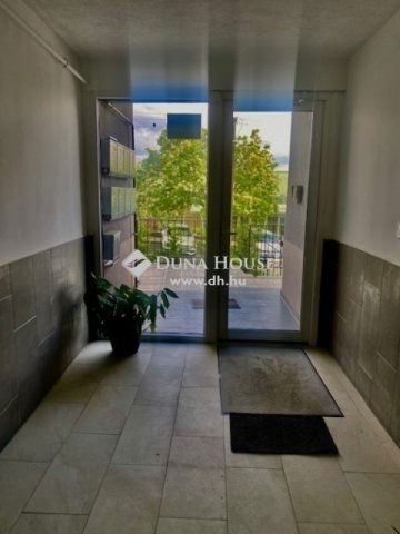 Eladó téglalakás, Pécsett 95 M Ft, 5 szobás