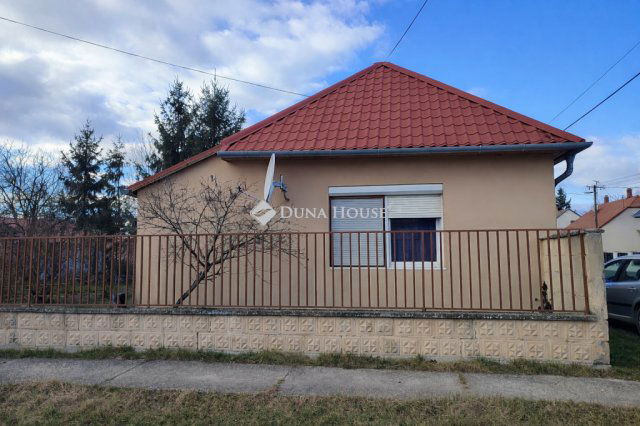 Eladó családi ház, Mecséren 30.9 M Ft, 1 szobás