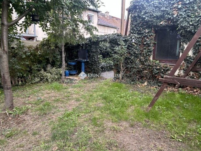 Eladó családi ház, Székesfehérvárott 77.5 M Ft, 6 szobás