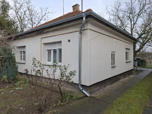 Eladó családi ház, Apostagon, Bajcsy-Zsilinszky utcában 35 M Ft