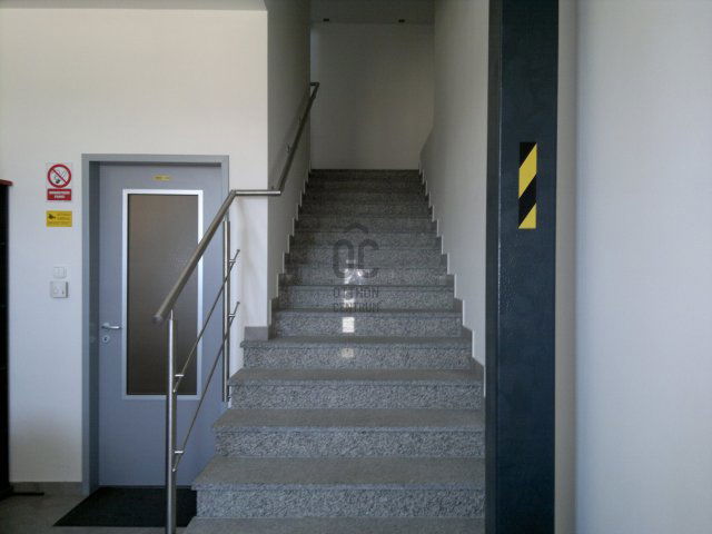 Eladó iroda, Pakson 200 M Ft / költözzbe.hu