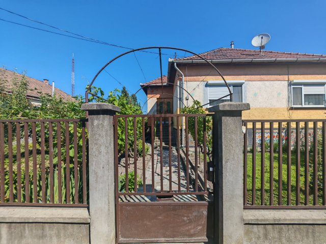 Eladó családi ház, Esztergomban 58 M Ft, 3 szobás