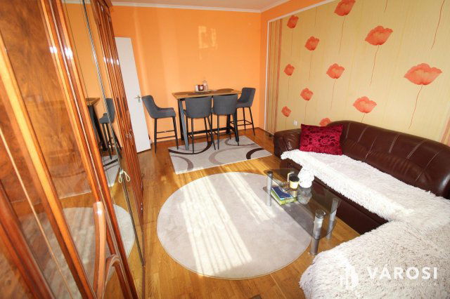 Eladó panellakás, Gyulán 23.99 M Ft, 2 szobás