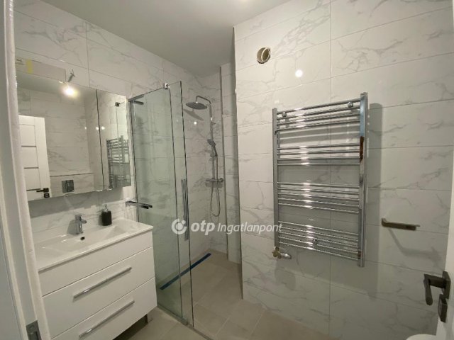 Eladó téglalakás, Budapesten, III. kerületben 114.9 M Ft