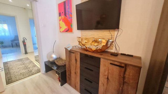 Eladó téglalakás, Hévízen 55 M Ft, 2 szobás