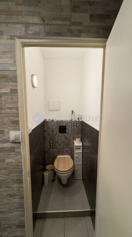 Eladó panellakás, Pécsett 64.5 M Ft, 3 szobás