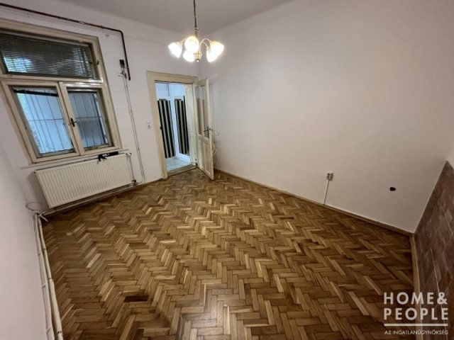 Eladó téglalakás, Szegeden 27 M Ft, 1 szobás