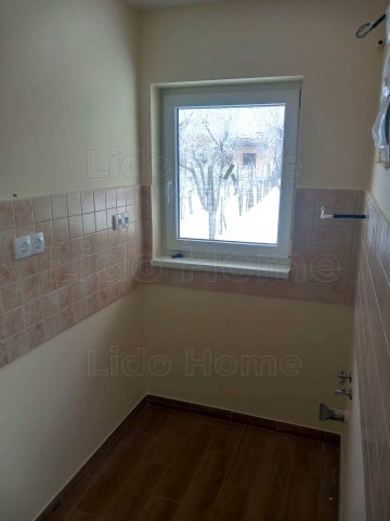 Eladó nyaraló, Siófokon 39.9 M Ft, 2 szobás