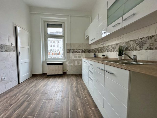 Eladó téglalakás, Budapesten, IX. kerületben 76.9 M Ft, 2 szobás