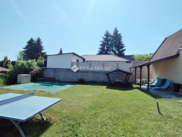 Eladó nyaraló, Tatabányán 20.999 M Ft, 2 szobás