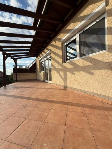 Eladó sorház, Pécsett 113.9 M Ft, 4+1 szobás