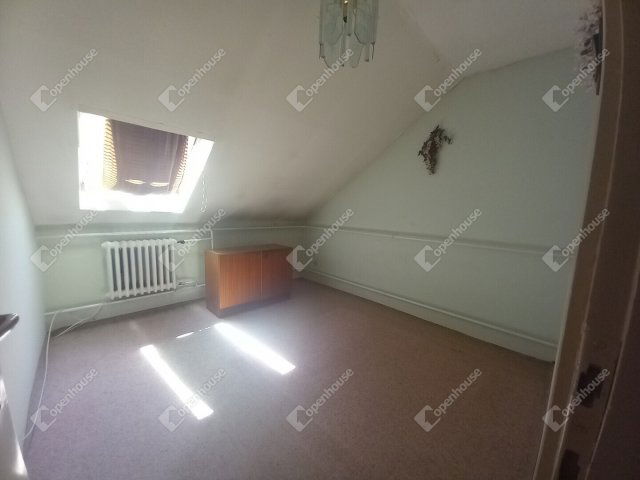 Eladó családi ház, Szolnokon 37 M Ft, 4 szobás