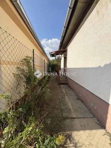 Eladó családi ház, Budapesten, XVIII. kerületben 65.9 M Ft