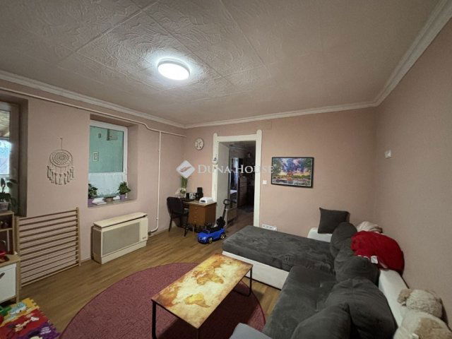 Eladó családi ház, Bajóton 30 M Ft, 3 szobás